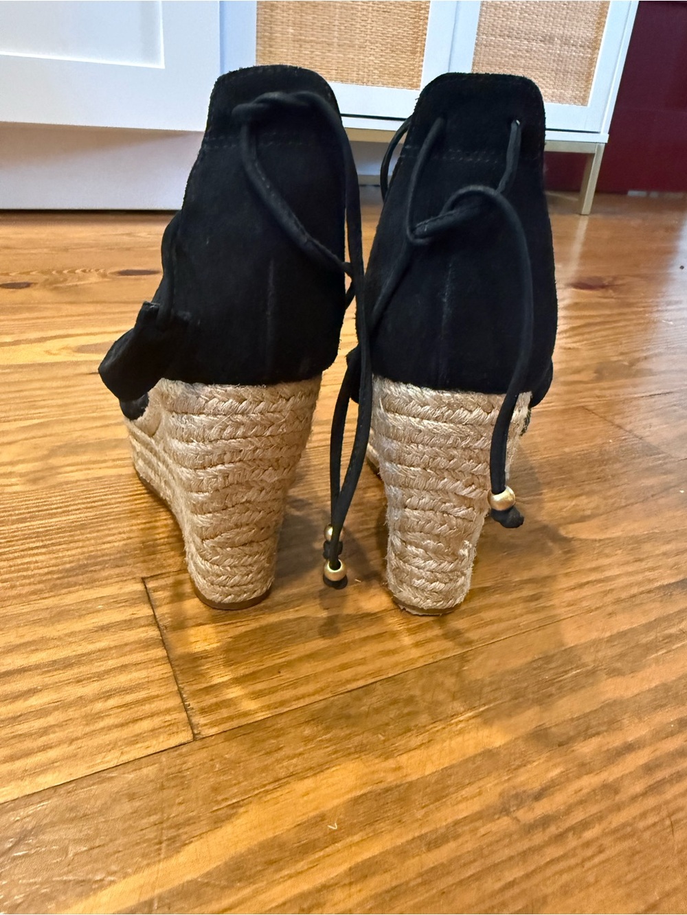 UGG Black Suede Reagan Wedge Sandals with Ankle Ties - size 8 - Picture 5 of 8